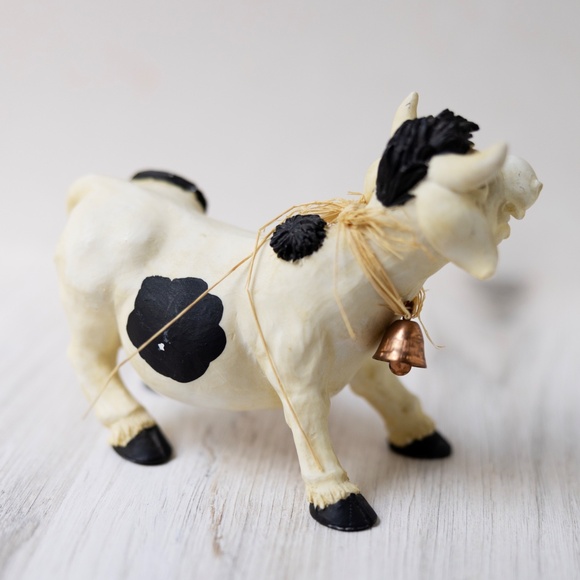 Vintage Pete Apsit Black and White Cow Figure with Bell Raffia Standing - Picture 3 of 6